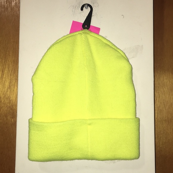 π NWT Betsey Johnson Neon Yellow Acrylic Hat - Picture 4 of 8